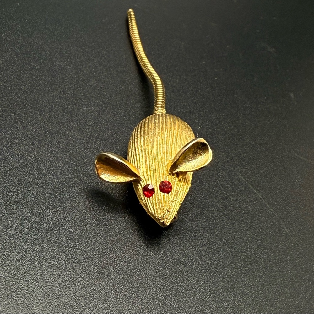 Vintage 80s Mouse Gold Tone Brooch Pin Red Rhinestone Eyes
